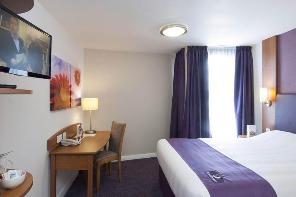 Premier Inn Falkirk East Экстерьер фото