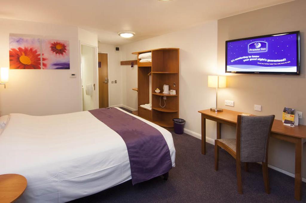 Premier Inn Falkirk East Экстерьер фото