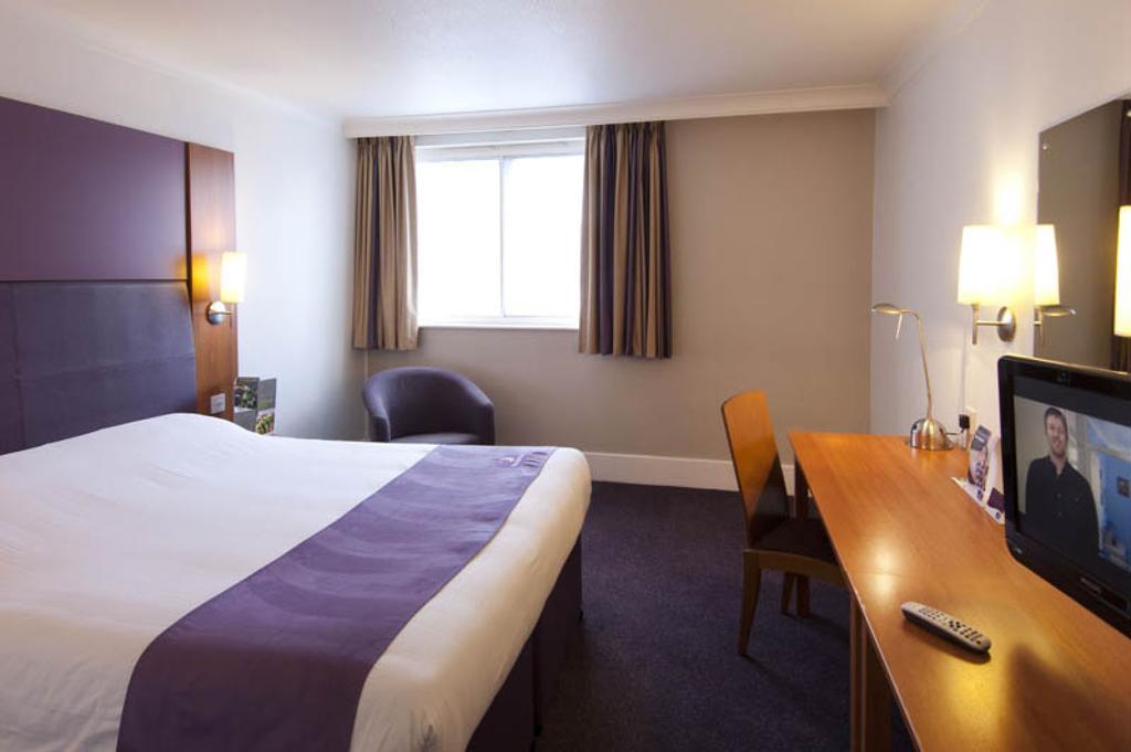 Premier Inn Falkirk East Экстерьер фото