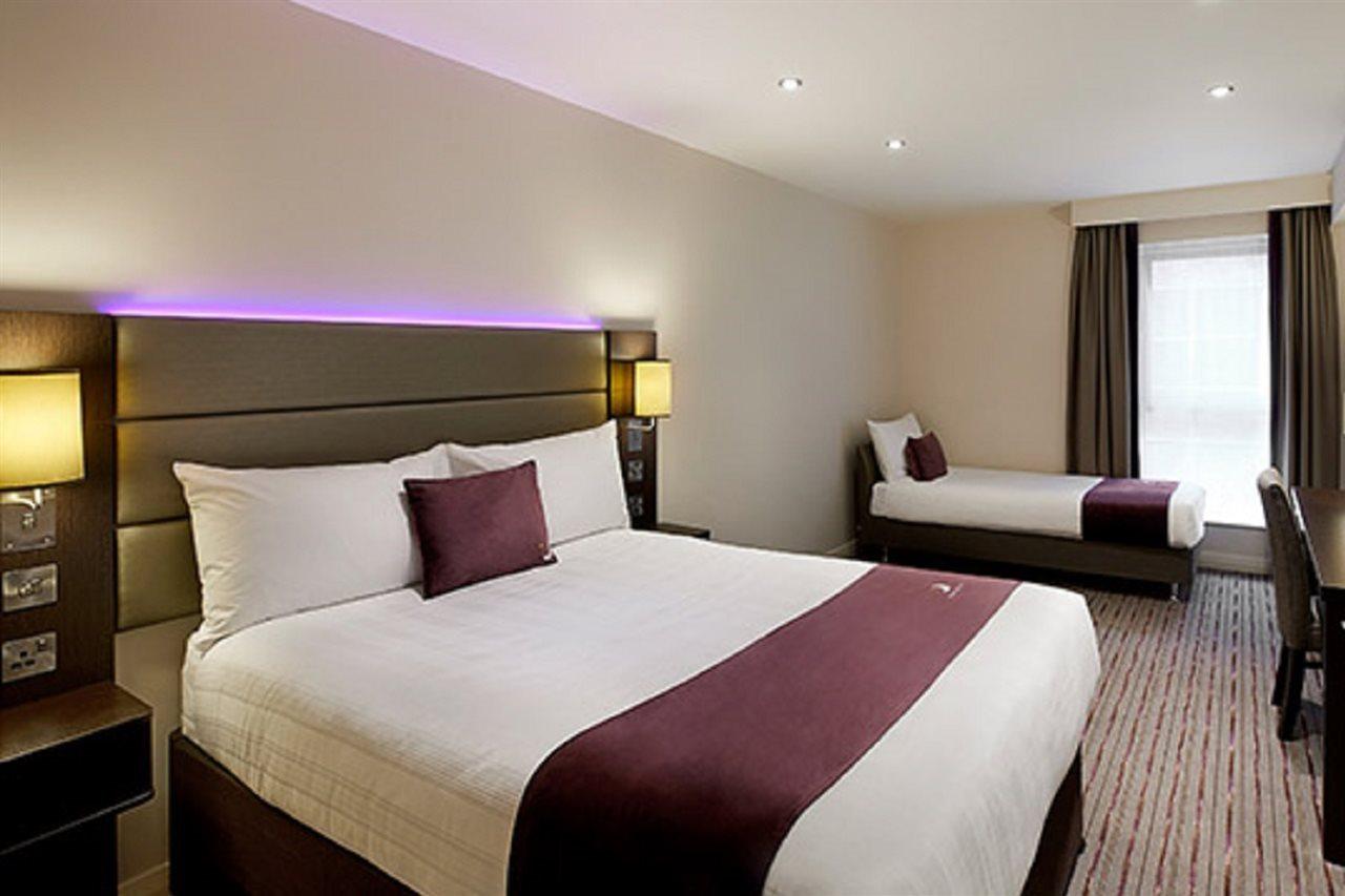 Premier Inn Falkirk East Экстерьер фото