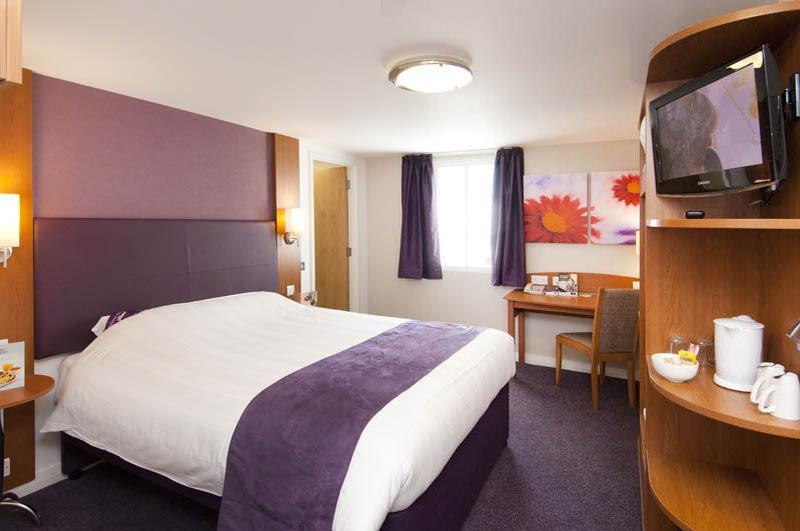 Premier Inn Falkirk East Экстерьер фото